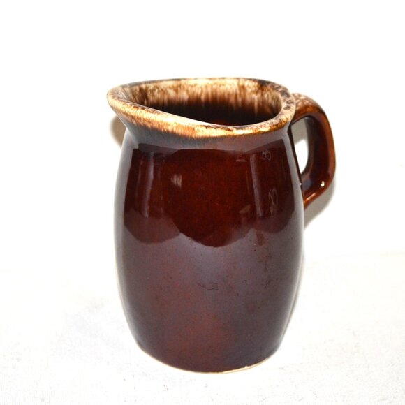 Two Pieces Of Vintage Hull Pottery Brown White Cheese Shaker Creamer - Picture 6 of 12